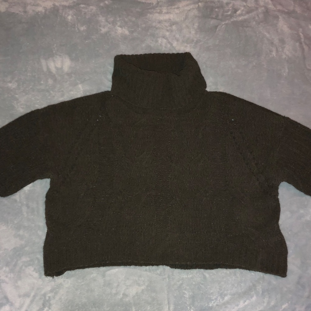 Moon and Madison Chunky Olive Green Turtleneck